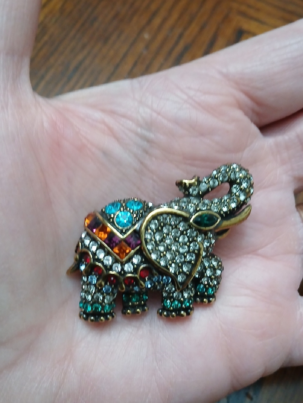 Vintage Heidi Daus Ornate Multicolored Rhinestone Elephant Brooch Pin Good Luck